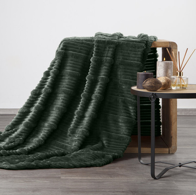 Koc Nina ciemnozielony 150x200