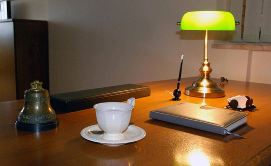 Lampka biurkowa K-8042 z serii BANK KAJA