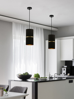 Lampa wisząca z abażurem Gina czarna z złotym paskiem do jadalni