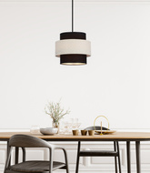Lampa wisząca z abażurem Benta nowoczesna czarna z kremowym rattanem nad stół