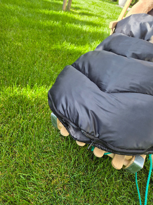 Love gifts Sanki ze śpiworkiem+ Mufki/Brąz