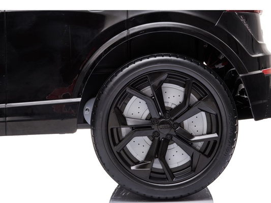 Samochód na akumulator Audi RS Q8 Światła LED MP3 Pilot Czarny