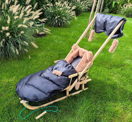 Love gifts Sanki ze śpiworkiem+ Mufki/Brąz