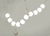 LAMPA JAK NASZYJNIKI Z PEREŁ – PEARL PERLA ADANI AD161
