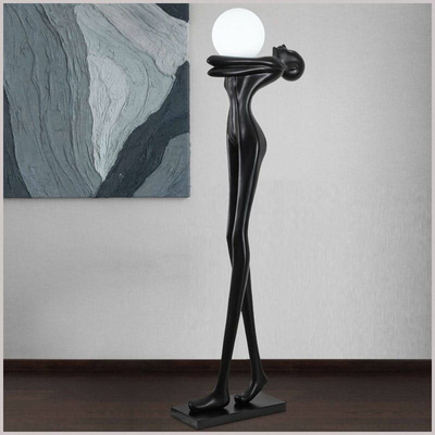 HUMAN RESPECT MOON Posąg sztuki trzymający lampę BIG