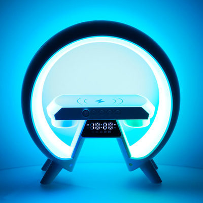 Lampka LED Gamingowa RGB głośnik ładowarka indukcyjna radio budzik zegar