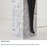 HUMAN Sitting Lampa
