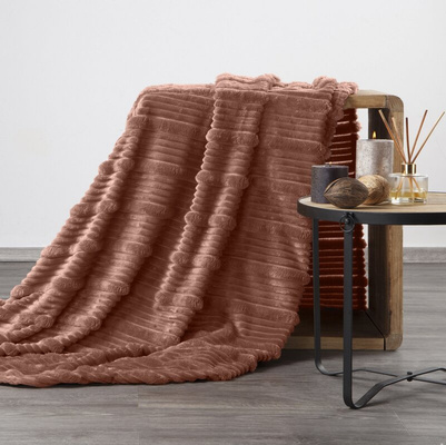 Koc Nina jasnobrązowy 150x200