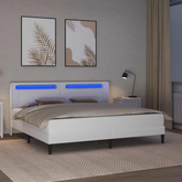 Ramka łóżka z paskami LED Biały 180 x 200 cm Ekoskóra