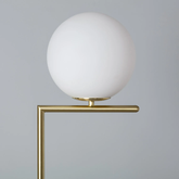 Lampa Podłogowa Złota Szklana Kula Mleczna Abruzzo Home
