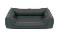 Legowisko dla psa Sofa Valencia Standard w kolorze ciemnoszarym z czerwonym wykończeniem Rozmiar: S - 65 x 50 cm