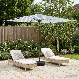 Parasol ogrodowy z oświetleniem LED i podstawą 200 x 300 cm