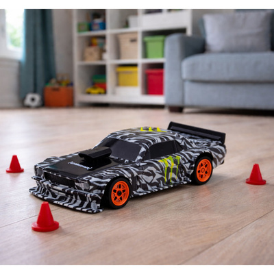 Auto Sportowe Do Driftu Zdalnie Sterowane RC Czarne Pachołki 15 km/h 1:43