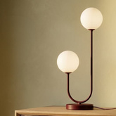 Lampka nocna w kolorze burgundowym, białe klosze K-6022 z serii BALU