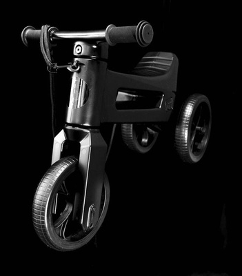 FWRider Super Sport Kolor: All Black / Cały Czarny Rowerek biegowy Jeździk 2w1 Ciche koła + Pasek do noszenia dla Rodzica