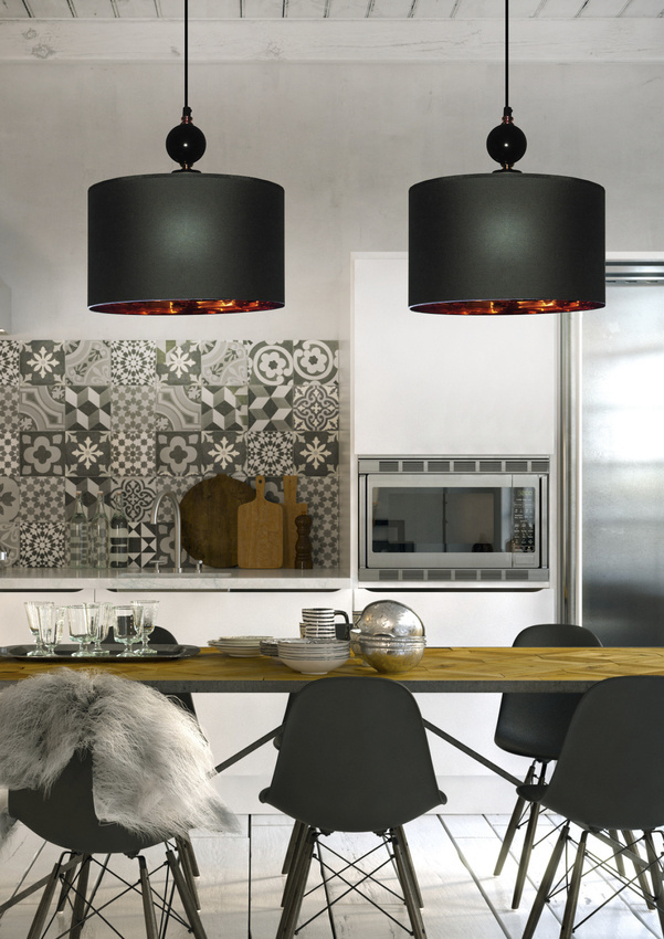 Lampa wisząca z abażurem Melba czarna z miedzianym wnętrzem do salonu