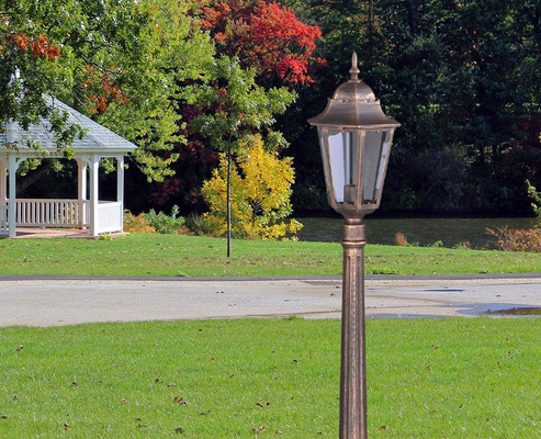 Niska zewnętrzna lampa stojąca K-6006A czarna/złota z serii LOZANA KAJA