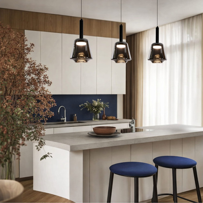 Lampa wisząca Bueno szklana czarna z kloszem dymionym do salonu