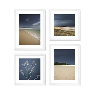 Zestaw obrazów w białej ramie 2x 30x30 i 2x 30x40