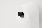 Czarny stojak na papier toaletowy KS-45 PAPER STAND z serii KAJA HOME