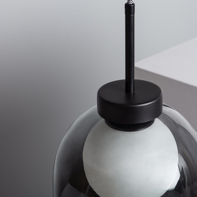 Lampa Wisząca Szklana mleczna kula/czarny szklany kielich G9 Abruzzo Goliat