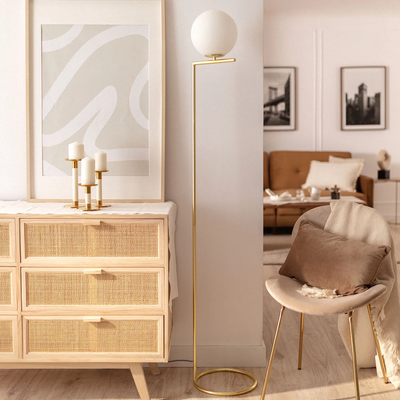 Lampa Podłogowa Złota Szklana Kula Mleczna Abruzzo Home