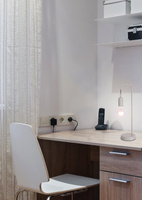 Lampka nocna Laren Ledea szara metalowa industrialna lampka stołowa