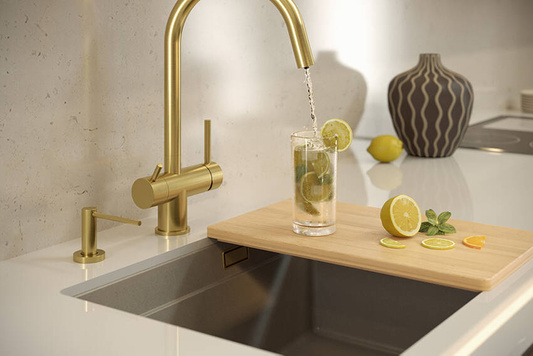 LOGAN 100 GraniteQ zlewozmywak snow white 59,5x45,1x21,5 cm 1-komorowy podwieszany z syfonem manualnym złoty