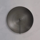 Kinkiet ścienny Cosmic Callisto 35 cm czarny – ręcznie wykonany z patynowanego mosiądzu, nowoczesny design